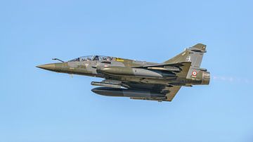 Take-off met naverbrander van Franse Mirage 2000D. van Jaap van den Berg