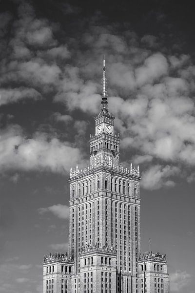 Paleis van Cultuur Warschau in bw van Patrick Lohmüller