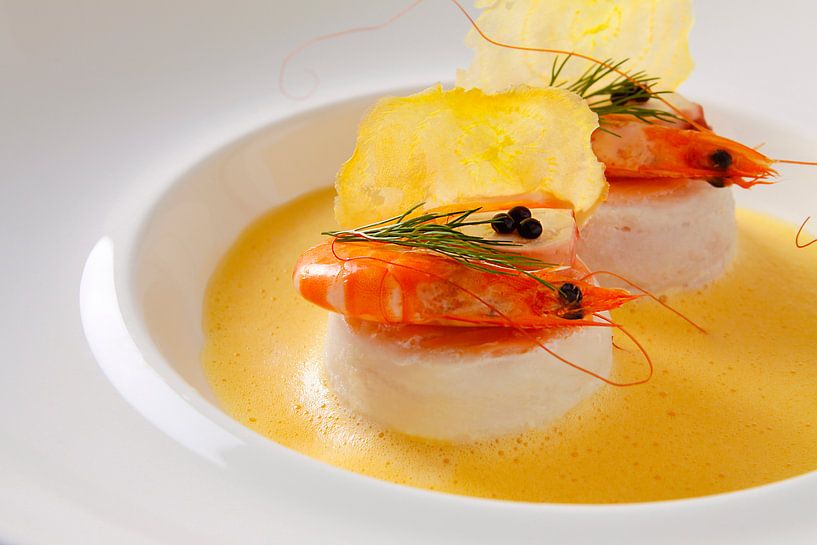 Visrolletje with prawns and sauce Hollandaise by Henny Brouwers