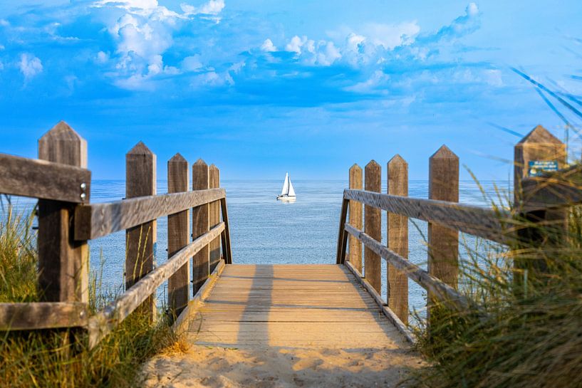 Sailboat sails along the Zeeland coast near Domburg by Danny Bastiaanse
