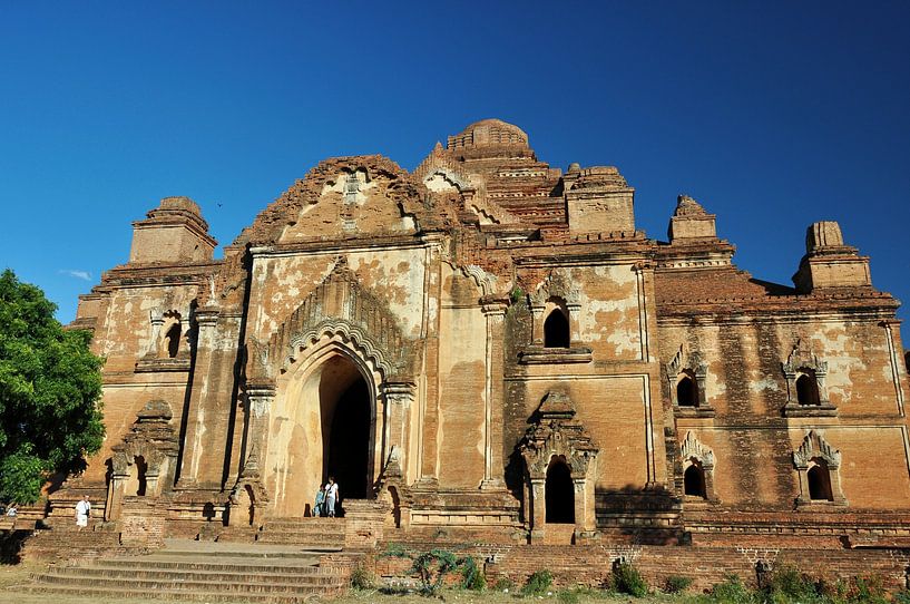 Bagan, the sacred jewel of Burma by Frank Photos