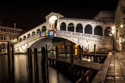VENICE Rialtobrug bij nacht II