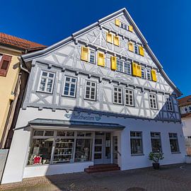 Fachwerkhaus in Kirchheim unter Teck – Gelbe Fensterläden