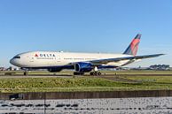 Delta Air Lines Boeing 777-200 (N864DA). by Jaap van den Berg thumbnail