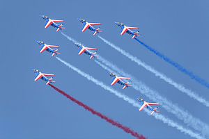 Die Patrouille Acrobatique de France in Aktion.