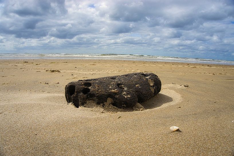 Pierre sur le sable de la côte par Markus Klatte-Schür