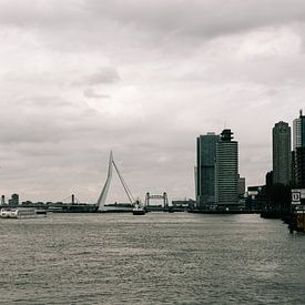 Sky Line von Rotterdam aus von Koen Verburg