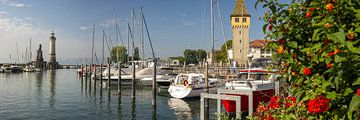 de haven in Lindau aan het Bodenmeer van Walter G. Allgöwer