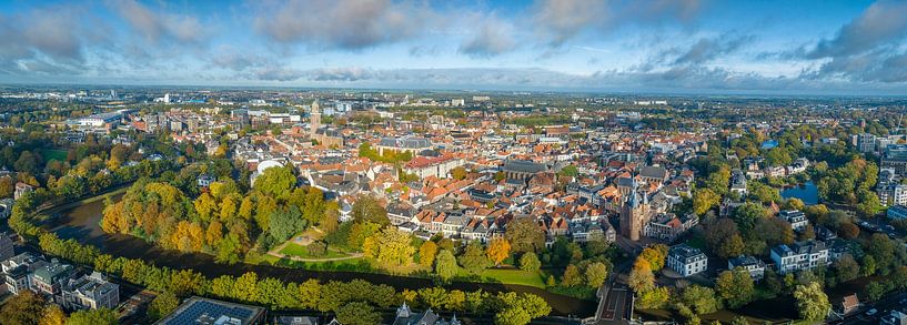 Zwolle luchtfoto tijdens een mooie herfstdag van Sjoerd van der Wal Fotografie