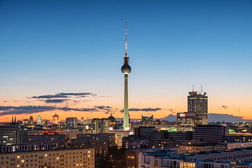 De skyline van Berlijn op het blauwe uur van Robin Oelschlegel