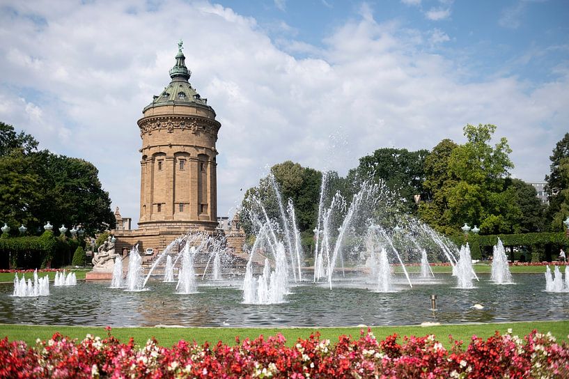 Mannheimer Watertower. Water play fountains by Richard Wareham