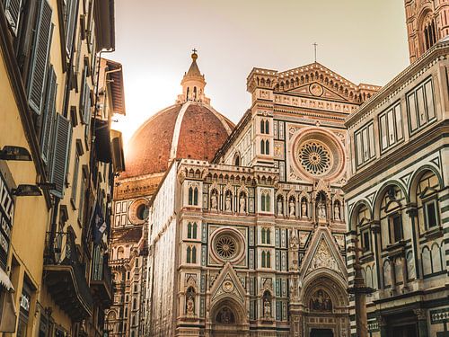 Opkomende Zon Langs de Kathedraal van Florence