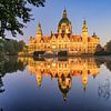 Early in the morning at Hanover's New Town Hall by Michael Valjak