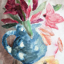 Pichet bleu avec tulipes sur Atelier BIS