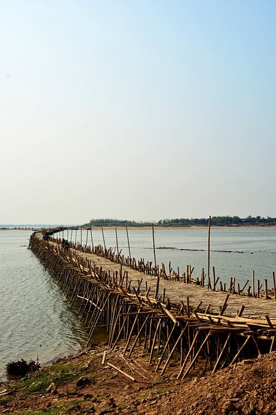Die ephemere Bambusbrücke in Kompong Cham von Frank Photos