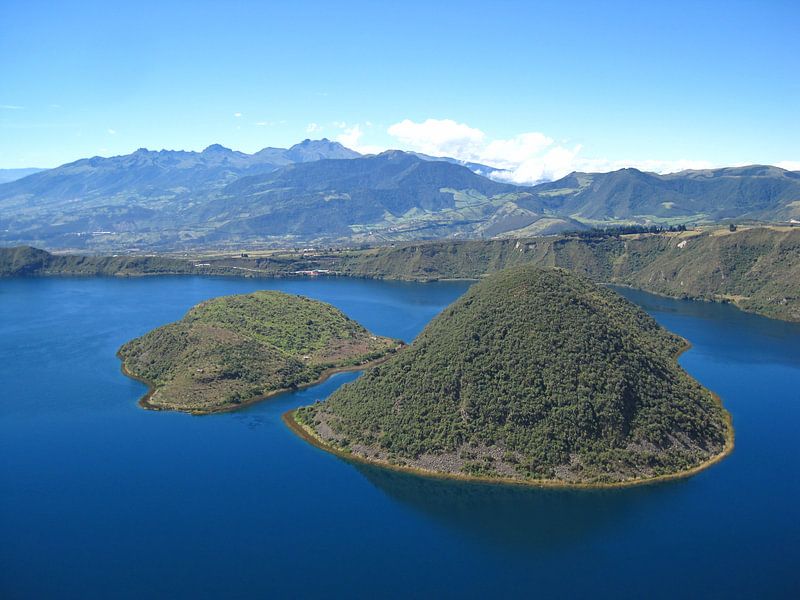 Kratermeer Cuicocha by mark schreuder