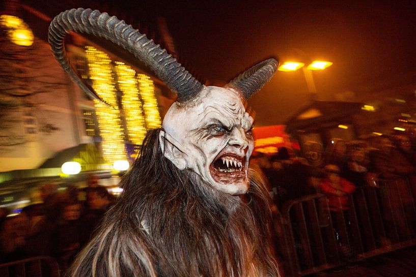 Krampustreiben im Salzkammergut von Rudolf Brandstätter