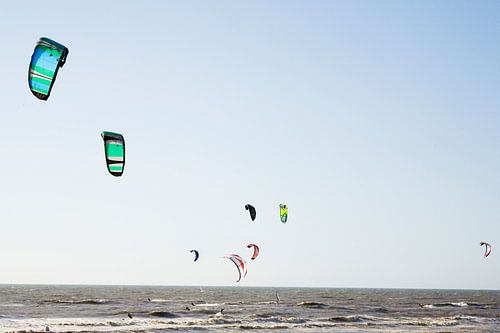 Kitesurfing