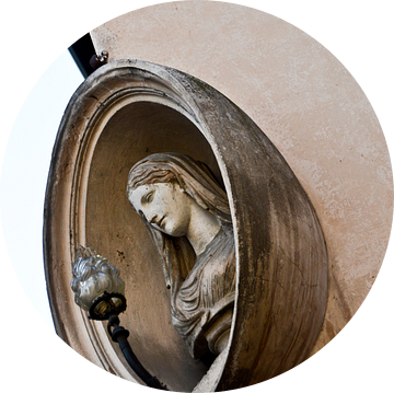 Maria beeld aan gevel van Marieke van der Hoek-Vijfvinkel