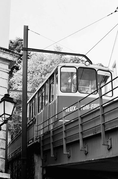 Vieux Funiculaire de Lyon en Monochrome - Transport Vintage par Carolina Reina Photography