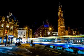 Straßenbahn am Muntplein am Abend von Sjoerd Tullenaar