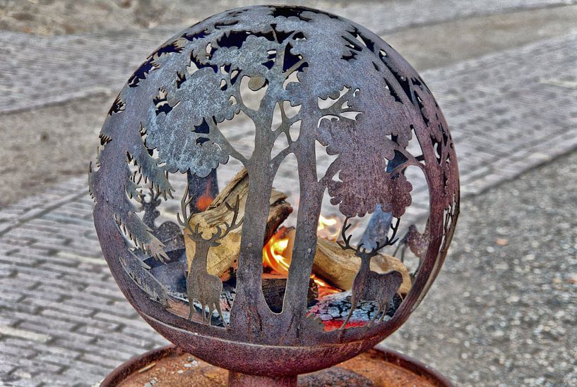 Decorative fireball by Jurjen Jan Snikkenburg