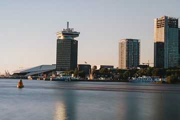 De A'dam toren van Pat Ronopawiro