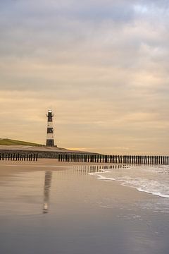 Fine Art landschap van de vuurtoren van Breskens tijdens de zonsondergang van John van de Gazelle fotografie