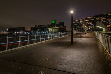 Rotterdam bij nacht van Léontine Lamers