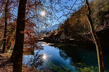 Baden-Württemberg : De Blautopf met historische hamermolen van Photoart-Naegele