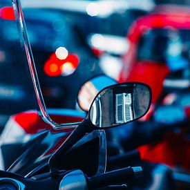 Filmische scooter in Triëst, Italië. Italiaanse Vespa-detail. van Jelena Jovanovic Fine Art