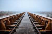 Marsh Pits Eisenbahnbrücke im Nebel