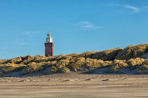 Vuurtoren achter de duinen van Bram van Broekhoven