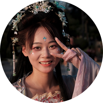 Traditioneel geklede vrouw in Xi'an