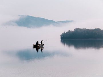 Fischer am Bohinjer See von Willemijn Wolthaus