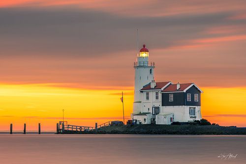 Paard van Marken van Captured by D