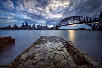 Sydney skyline zonsondergang van Michael Bollen