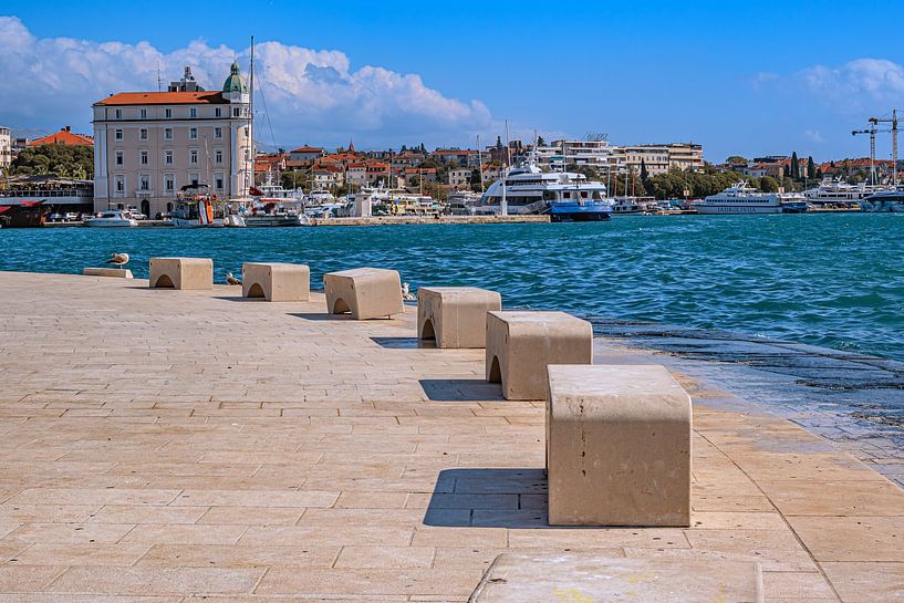Kroatië : Uitzicht op de haven van Split van Photoart-Naegele