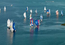 Zeilwedstrijd op de Oosterschelde bij Wemeldinge