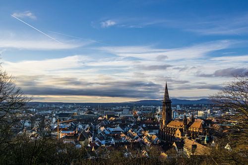 Allemagne, chaud soleil sur la belle ville de Fribourg-en-Brisgau.