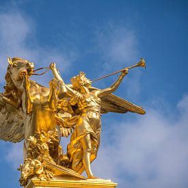 Statue an der Seine Brücke Pont Alexandre III, Paris von Peter Schickert