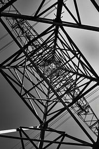 Beispiele für symmetrische Schwarz-Weiß-Industriefotografie.