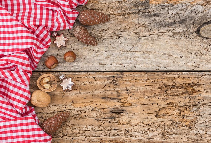 Kerstmis achtergrond met traditionele en rustieke decoraties van Alex Winter