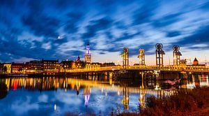 Kampen Abendansicht mit der Stadtbrücke