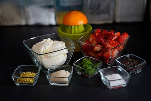 Ingrediënten voor een dessert met dubbele roomkaas