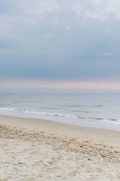 Pastel beach Katwijk 01 van Lisenka l' Ami Fotografie