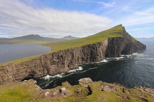 Faroe Islands | landscape | Traelanipa | sea | cliffs