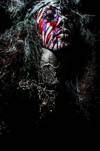 Kunstzinnig geschilderd persoon