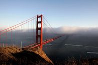 Golden Gate Bridge in de mist van Gerrit de Heus thumbnail