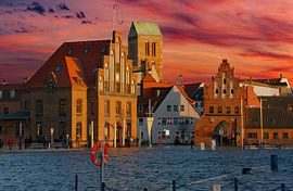 Hochwasser vor Backsteingothik von Holger Felix